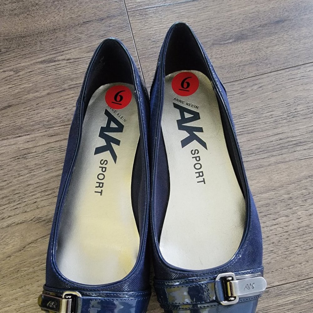 Anne Klein flats size 6